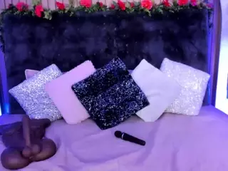 KarlaGonzales's Live Sex Cam Show