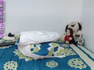 Alice Jones milf's Live Sex Cam Show