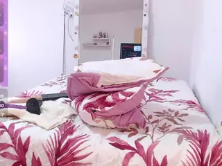 Alice Jones milf's Live Sex Cam Show