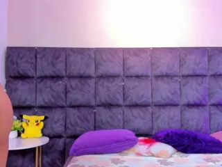 EmilyReevess's Live Sex Cam Show