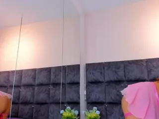 EmilyReevess's Live Sex Cam Show