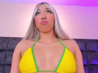 EmilyReevess's Live Sex Cam Show
