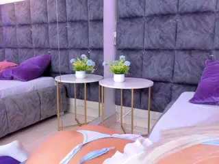 EmilyReevess's Live Sex Cam Show