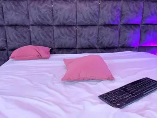 EmilyReevess's Live Sex Cam Show