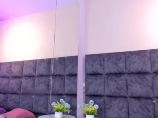 EmilyReevess's Live Sex Cam Show