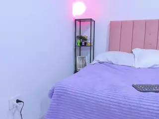 EmilyReevess's Live Sex Cam Show
