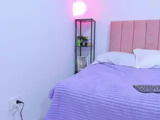EmilyReevess's Live Sex Cam Show