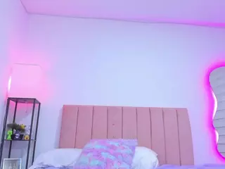 EmilyReevess's Live Sex Cam Show
