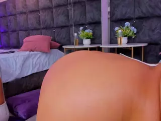 EmilyReevess's Live Sex Cam Show