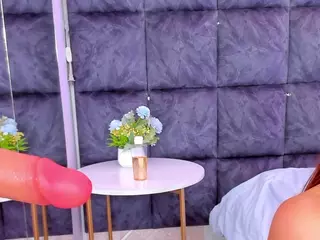 EmilyReevess's Live Sex Cam Show