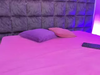 EmilyReevess's Live Sex Cam Show