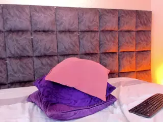 EmilyReevess's Live Sex Cam Show