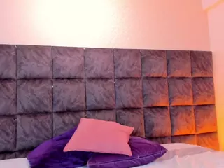 EmilyReevess's Live Sex Cam Show