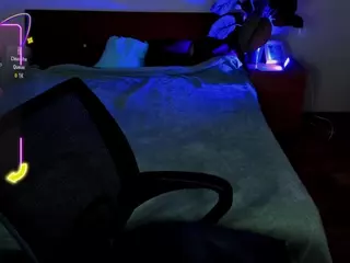 chris-meow's Live Sex Cam Show