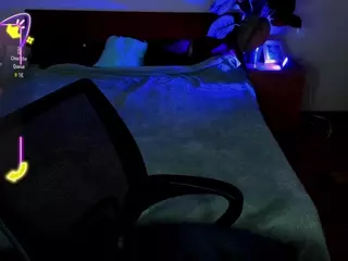 chris-meow's Live Sex Cam Show