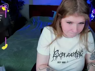 chris-meow's Live Sex Cam Show