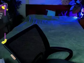 chris-meow's Live Sex Cam Show