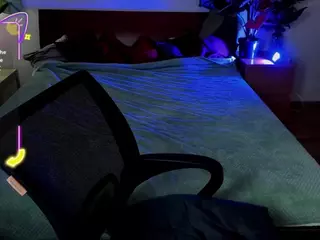 chris-meow's Live Sex Cam Show