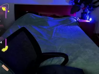 chris-meow's Live Sex Cam Show