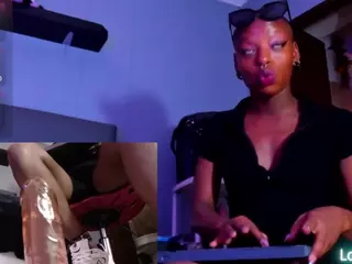 Coco-Kiiss's Live Sex Cam Show