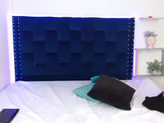 JULIA-BUST's Live Sex Cam Show