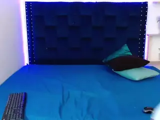 JULIA-BUST's Live Sex Cam Show