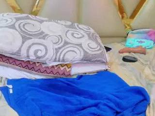 kinkyhousewifee's Live Sex Cam Show
