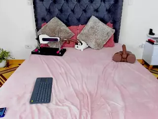 Pocahontax's Live Sex Cam Show