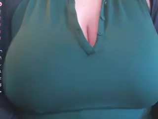 bigbittiesandfun's Live Sex Cam Show