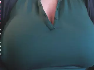 bigbittiesandfun's Live Sex Cam Show
