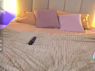 CloverPussy's Live Sex Cam Show