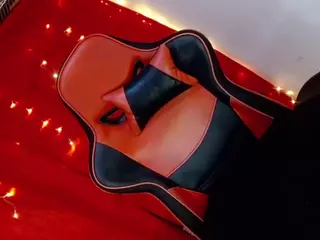 Mia Hernandez's Live Sex Cam Show