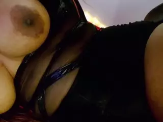 Mia Hernandez's Live Sex Cam Show