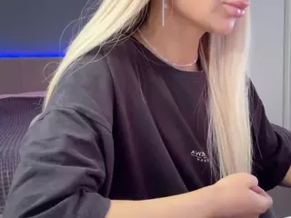 KristalNight's Live Sex Cam Show