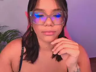 Ashleey18's Live Sex Cam Show