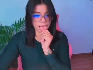 Ashleey18's Live Sex Cam Show