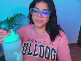 Ashleey18's Live Sex Cam Show
