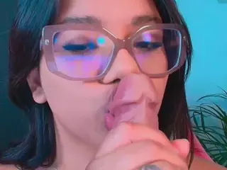 Ashleey18's Live Sex Cam Show