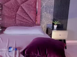 Naomi Prada's Live Sex Cam Show