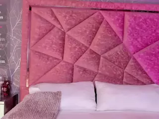 Naomi Prada's Live Sex Cam Show