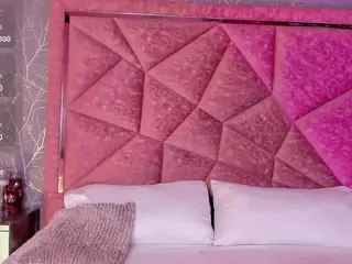 Naomi Prada's Live Sex Cam Show