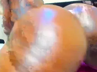 Cutie-bootie's Live Sex Cam Show
