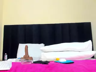 Cutie-bootie's Live Sex Cam Show