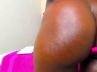 Cutie-bootie's Live Sex Cam Show