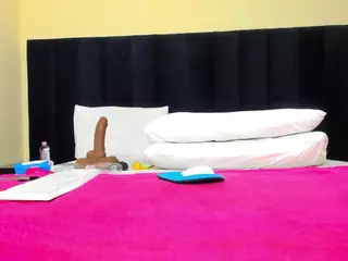 Cutie-bootie's Live Sex Cam Show