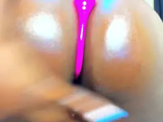 Cutie-bootie's Live Sex Cam Show