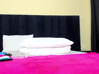 Cutie-bootie's Live Sex Cam Show