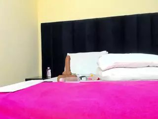 Cutie-bootie's Live Sex Cam Show