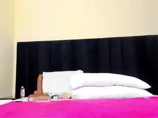 Cutie-bootie's Live Sex Cam Show