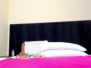Cutie-bootie's Live Sex Cam Show